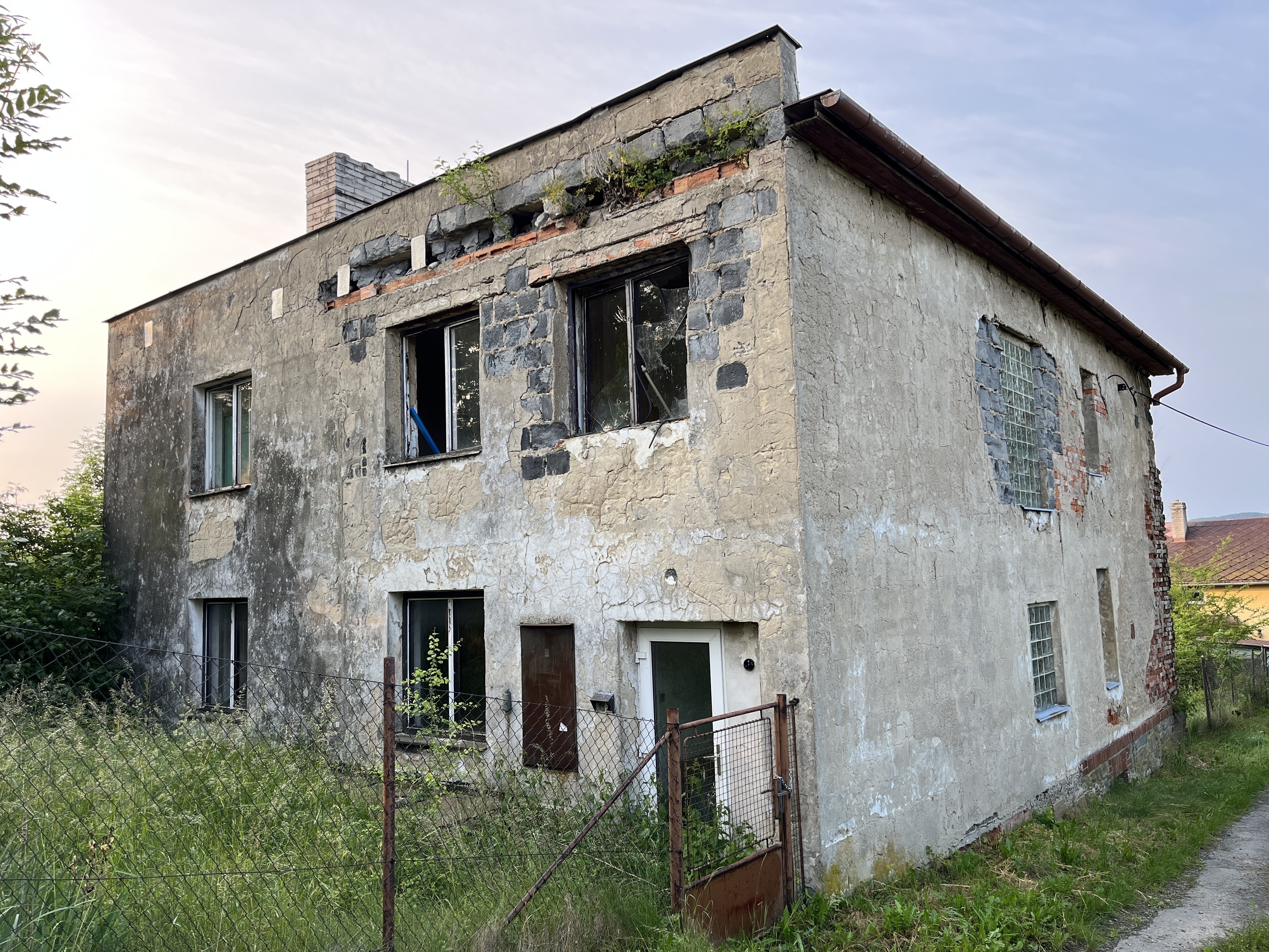 Spoluvlastnické podíly na rodinném domě č.p. 477