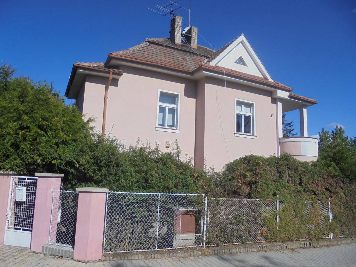 Dražba rodinného domu v Praze - Černošicích