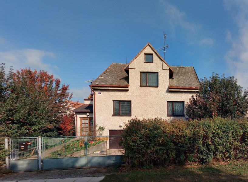 1/8 podíl na R.D. č.p. 137 a zahradě, LV 177 v