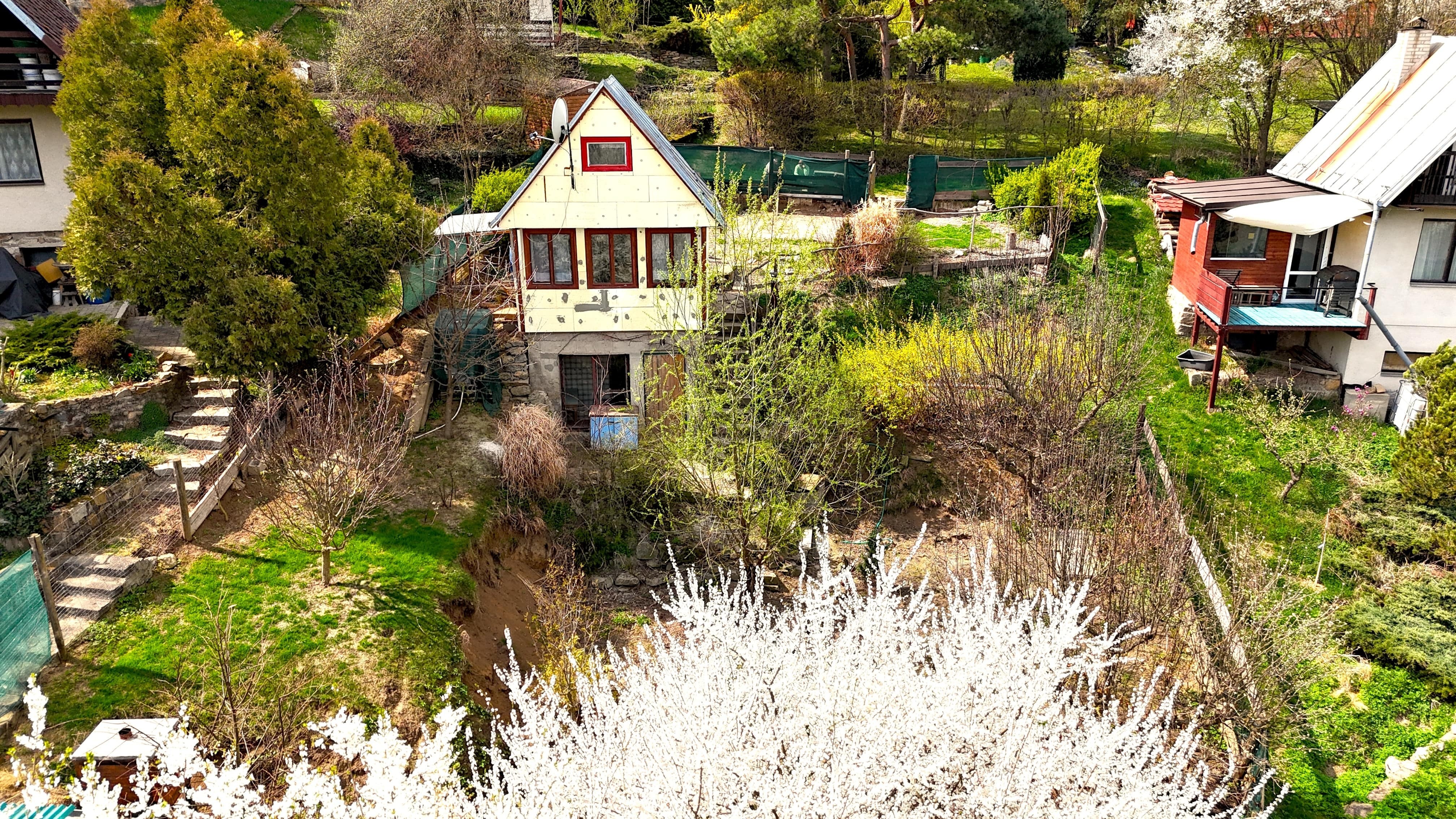 Rekreační chata č.e. 45 s pozemky v katastrálním