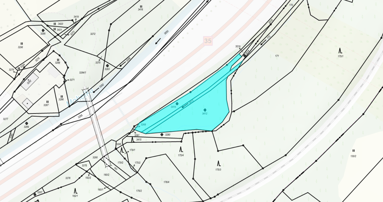 pozemky  - ostatní a vodní plocha v k.ú.