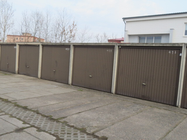 Garáž o velikosti 10m2, Praha-východ