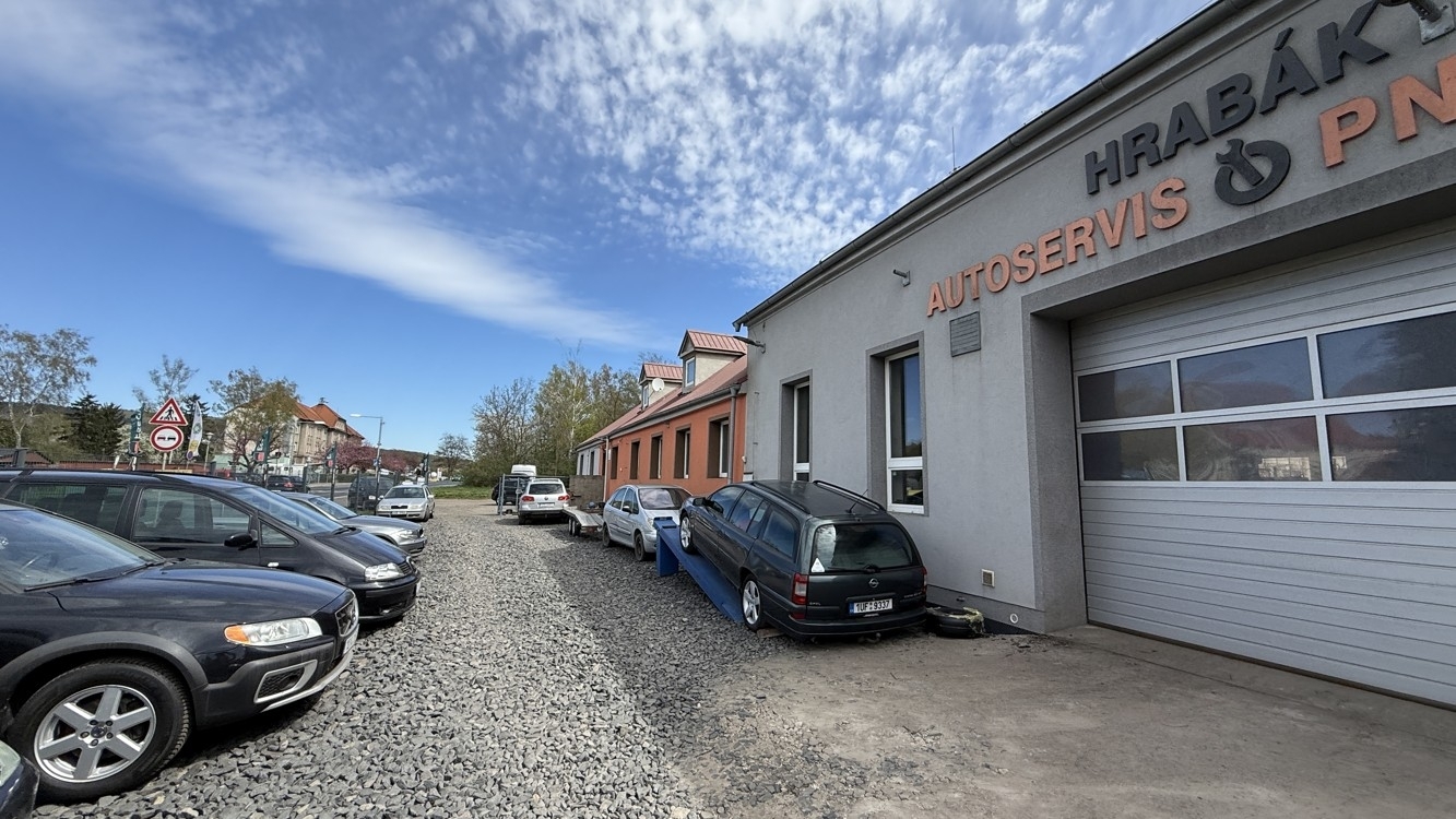 Komerční prostory - prodejna a autoservis - Most